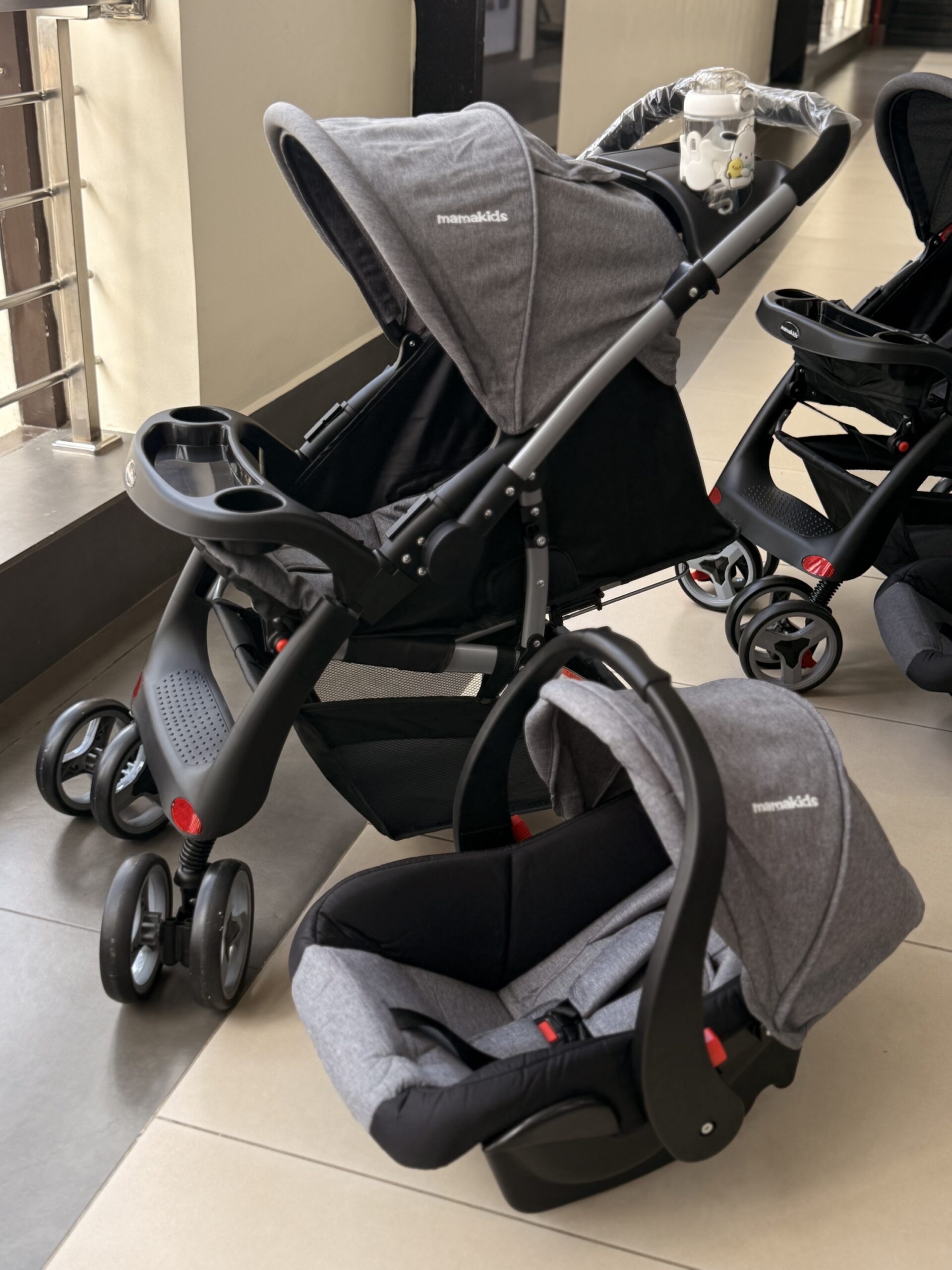 img_9093 STROLLER WITH A CARRY COT - Image 1